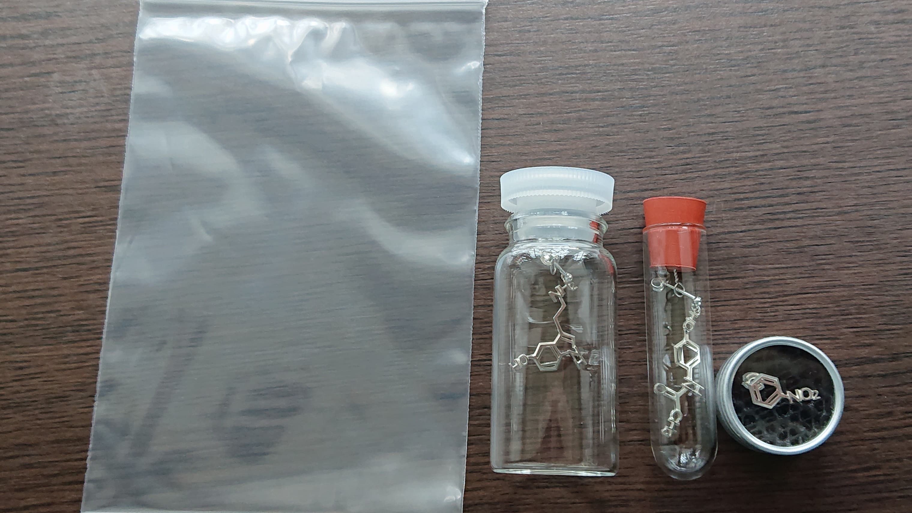化学式アクセサリー 保管